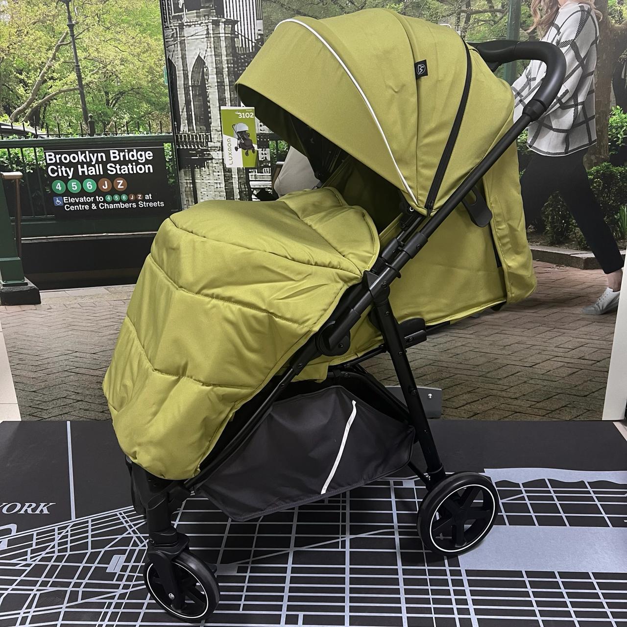 Коляска с перекидной ручкой Luxmom 3102 Темно-серый