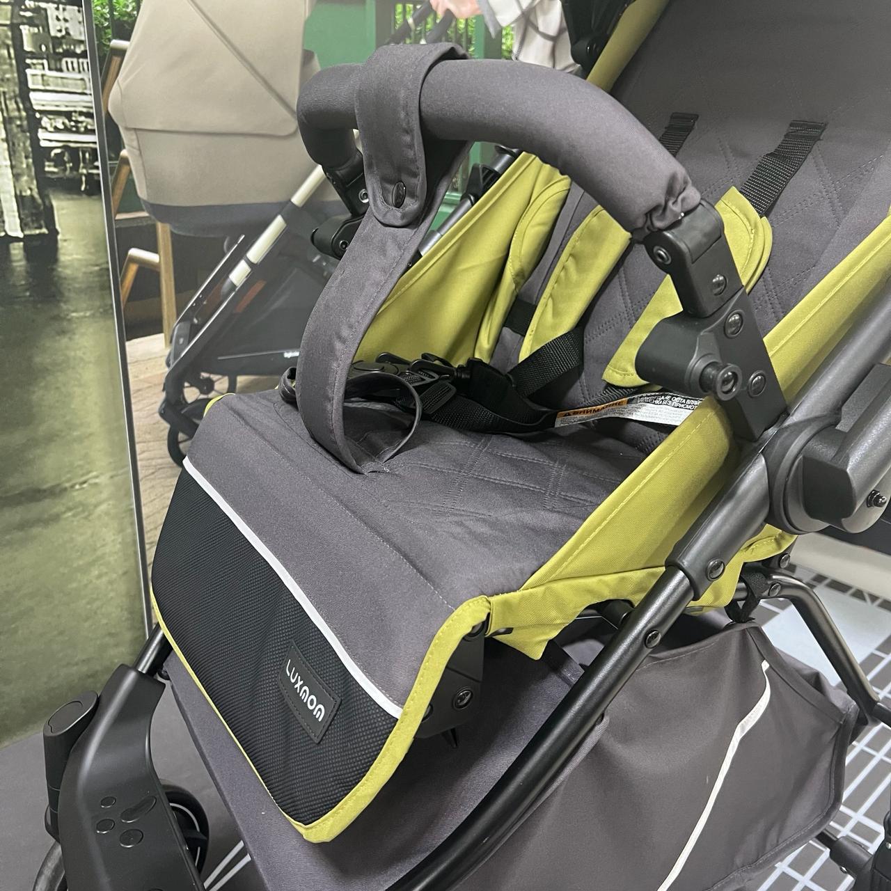 Коляска с перекидной ручкой Luxmom 3102 Темно-серый